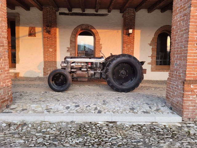 Хот-род из трактора Lamborghini 2R. Немного автобезумия в фото