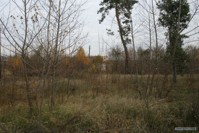 Заброшенная танковая база.