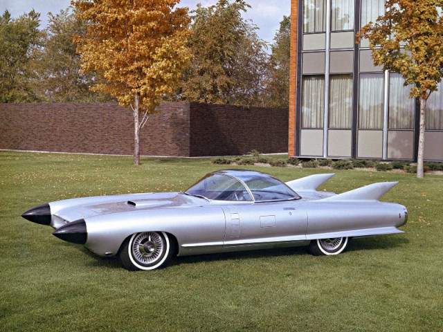 Cadillac: автомобили, которых нет