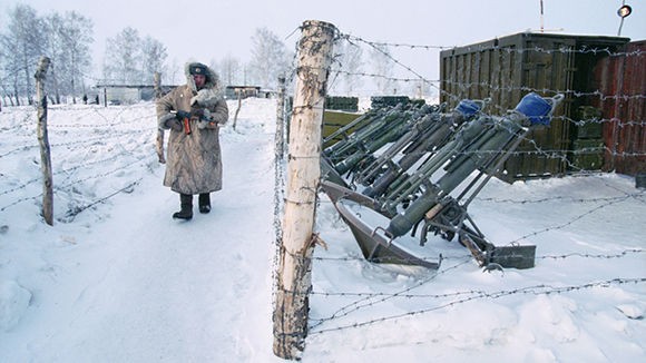 В Белгородской области местный житель был ранен после встречи с часовым