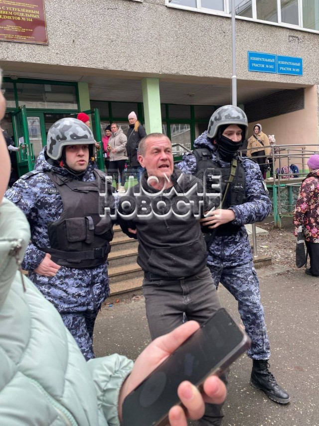 — Я террорист! — Ты долбое*, бл*ть!