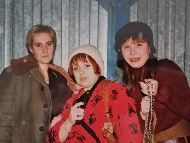 Девчата из 90-х и 00-х