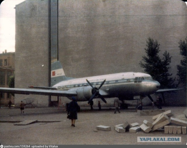 Дарите детям самолёты!