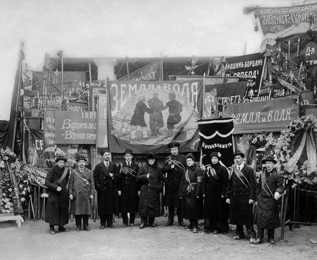История России в фотографиях. Революция