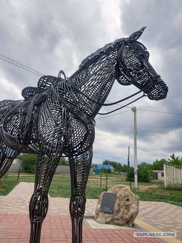 Создание коня из стального прута. От эскиза до открытия