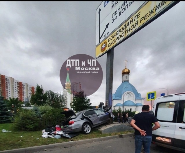 БМВ, столб, ДТП