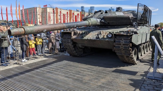 Выставка трофейной техники на Поклонке