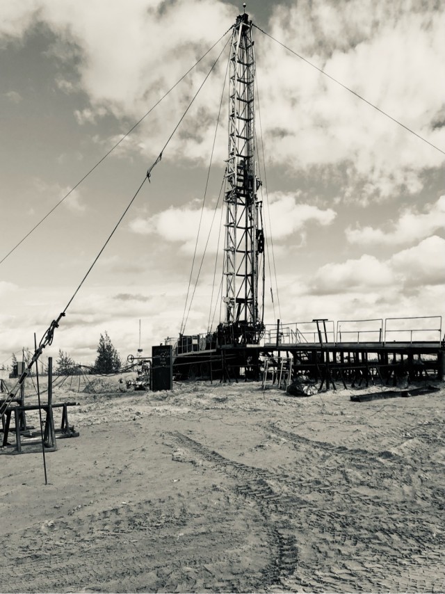 С Днём Нефтяника