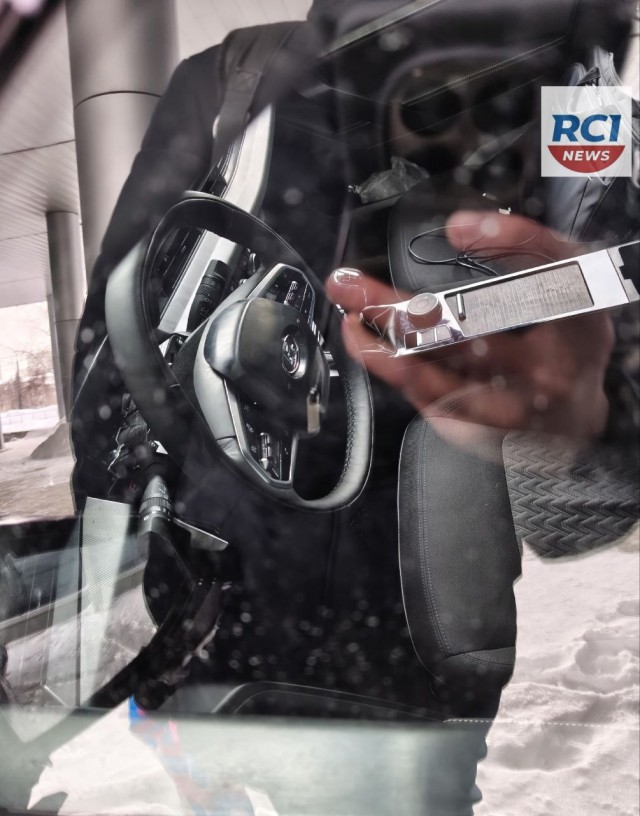Новый кроссовер LADA Azimut: базовую версию показали вживую внутри и снаружи