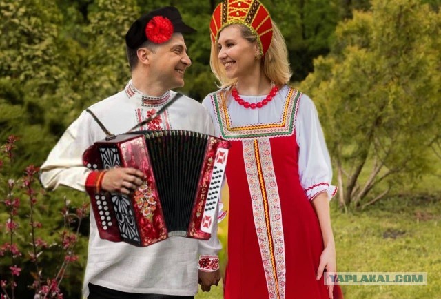 Зеленский выложил фото в косоворотке