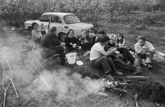 Шашлыки и пикники в СССР: 10 фото традиционных блюд и семейных посиделок на природе