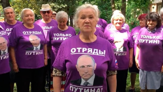 И ещё одна попытка залить зелёнкой урну, на этот раз в Екатеринбурге
