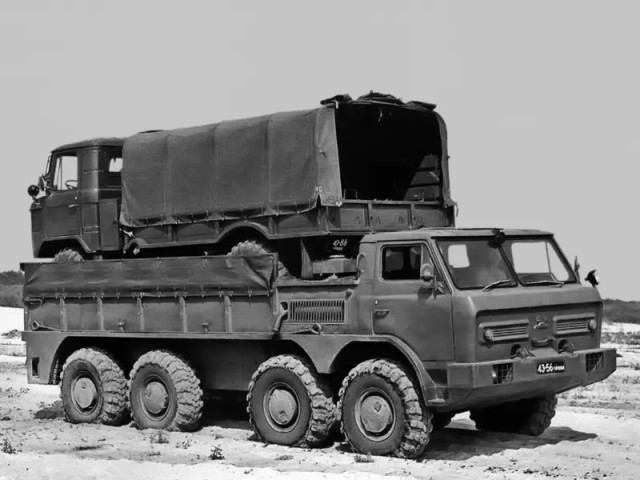 ГАЗ-44: плавающий грузовик из Советского Союза