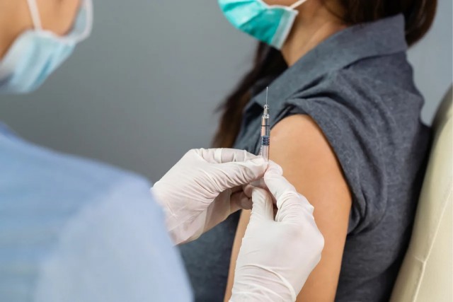 В Москве врач перепутал ампулы и ввёл пациентке лидокаин внутривенно