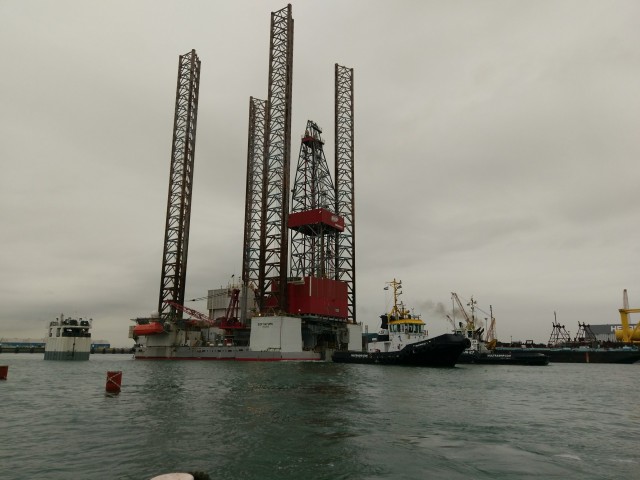 «Неуязвимая» нефтяная платформа затонула за пару часов. Погибли 84 человека