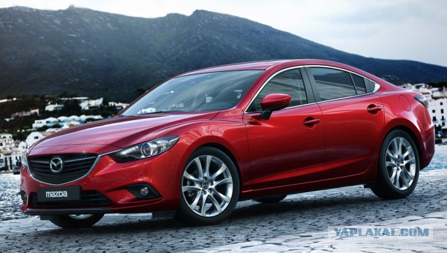Toyota показала обновленную Camry