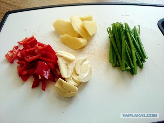 Свинина в горячем маринаде, с картохой и горохой