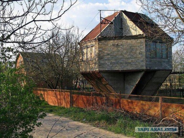 Брутальные колоссы: топ-15 самых жутких шедевров архитектуры