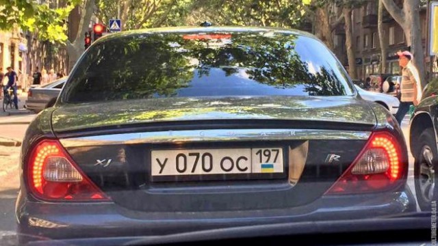 «Люди бегут, пути травой заросли»: жизнь Донецкого завода изнутри Жители ДНР восстали против невыплат зарплат