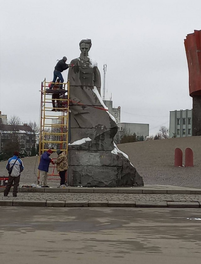 Маразм крепчает...