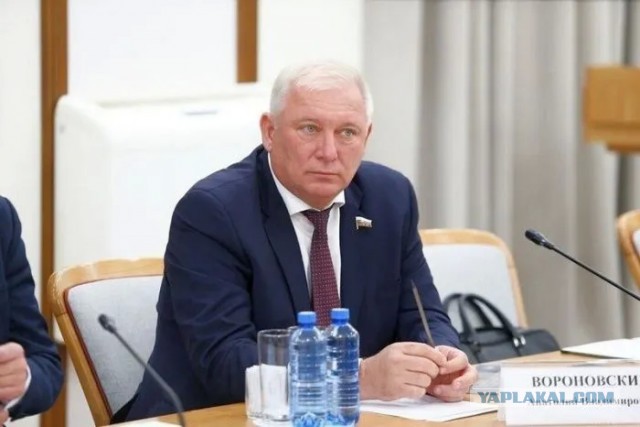 Разворошили клоповник.