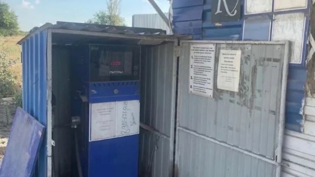 В Ростовской области во дворе частного дома полиция обнаружила нелегальную АЗС