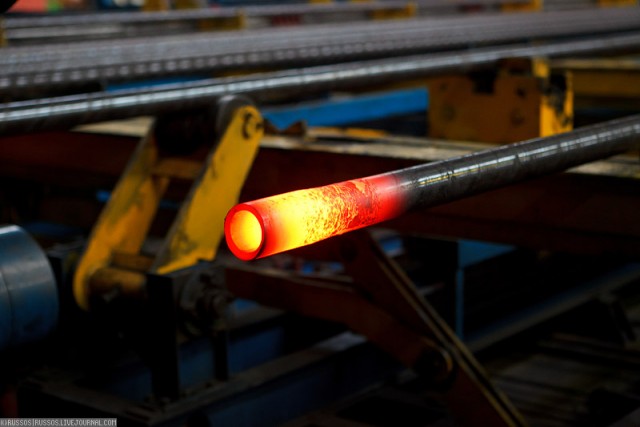 Производство стальных бесшовных труб.