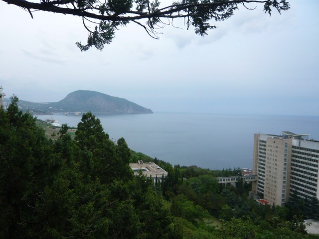 По майскому Крыму