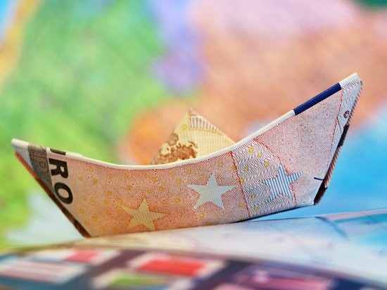 В Совете Федерации задумались о евро по 100 рублей до конца года