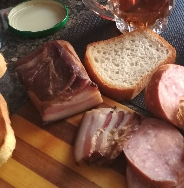 Почему нужно есть сало. Полезные свойства любимого народного продукта