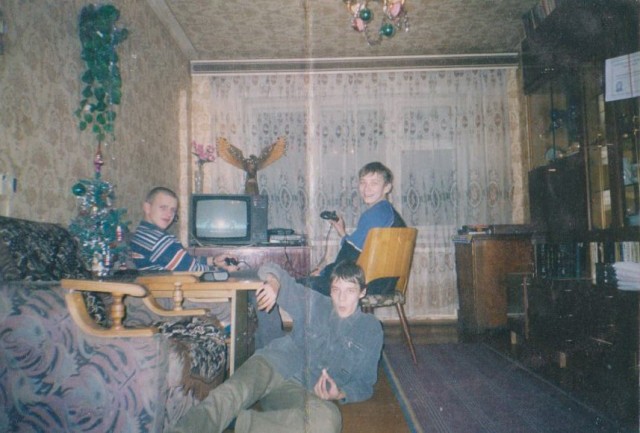 Домашняя игровая атмосфера 90-х