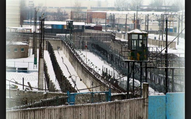 Началось: Украинских беженцев в ЕС ждут лагеря, а не отели.