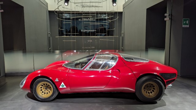 Alfa Romeo museo. Красивых автомобилей пост