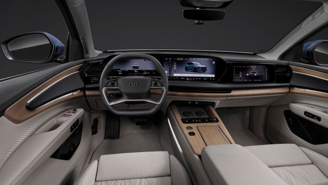 Компания Audi представила кроссовер Q7 нового, третьего по счёту поколения