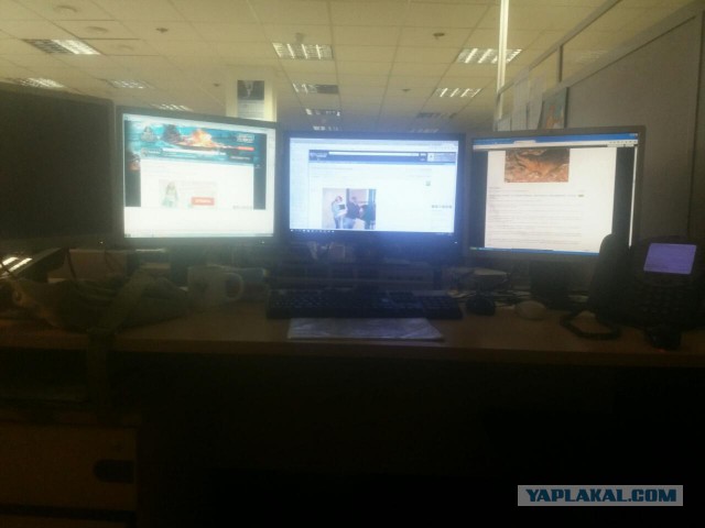 А давайте по фотке, кто как сейчас работает