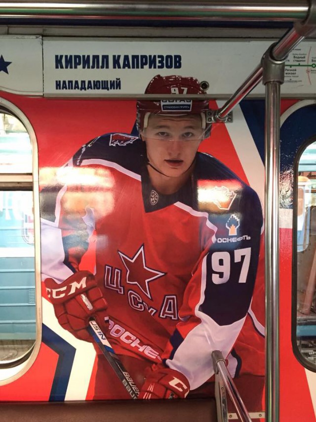 Диалоги о футболе, спорте, хобби.