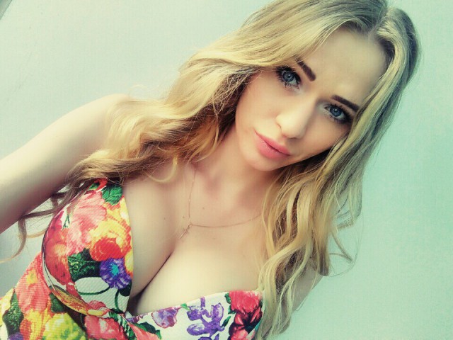 Приятные девушки из сети