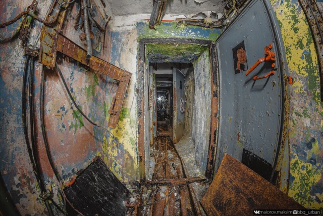 Обычный сарай посреди тундры оказался спуском в оставленный военными «засекреченный» бункер