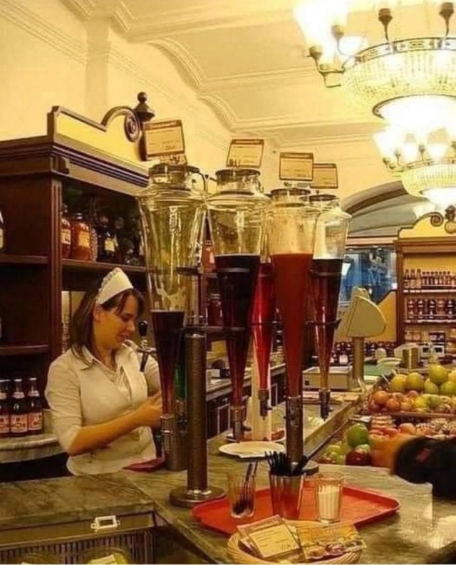 Одной дочери - образование, другой - квартиру. Младшая считает, что несправедливо