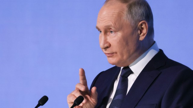 Путин обвинил западный искусственный интеллект в русофобии и потребовал изобрести российский с «традиционными ценностями»