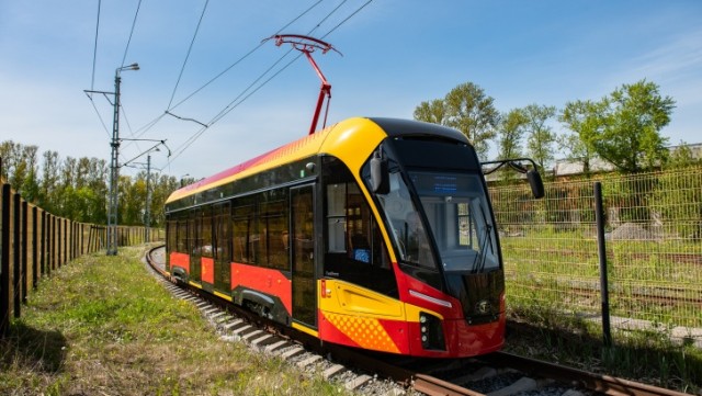 В тех городах-миллионниках РФ, где нет метро, чаще склоняются к решению в пользу скоростного трамвая или НЖД