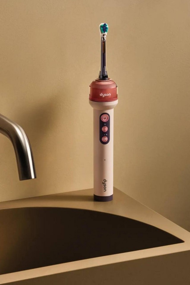 Dyson представила свою первую зубную щетку - с камерой, ИИ и ирригатором