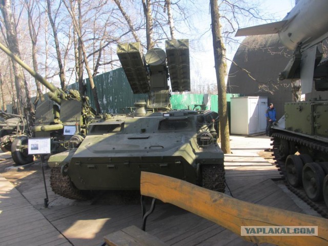 Танки, пушки на Ильинке