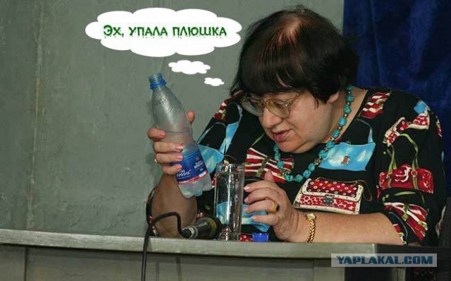 Красивые девушки в очках