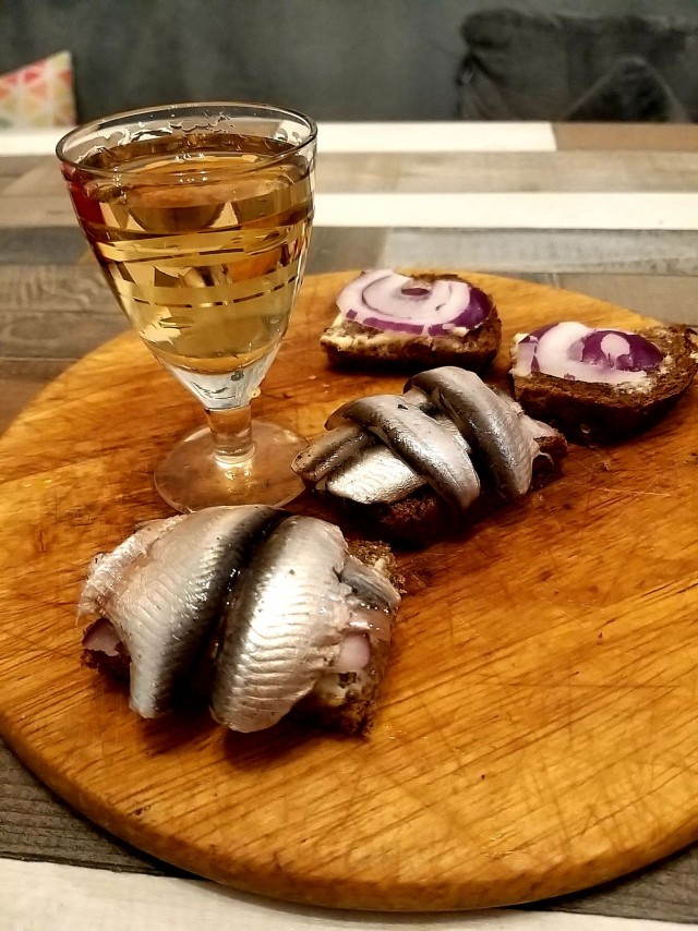 Какими дозами "беленькую" кушаете