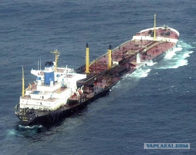 Крупнейший разлив мазута в море. И это не Черное