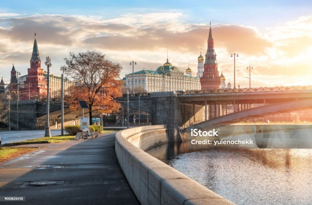 Москва и москвичи. Двадцатый век. 20.02.25