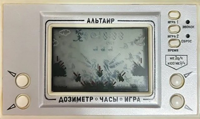 В детстве у кого-то был волк с яйцами, а у кого-то — та же игра, но со встроенным дозиметром