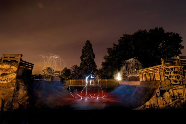 Игра со светом в скейт-парке