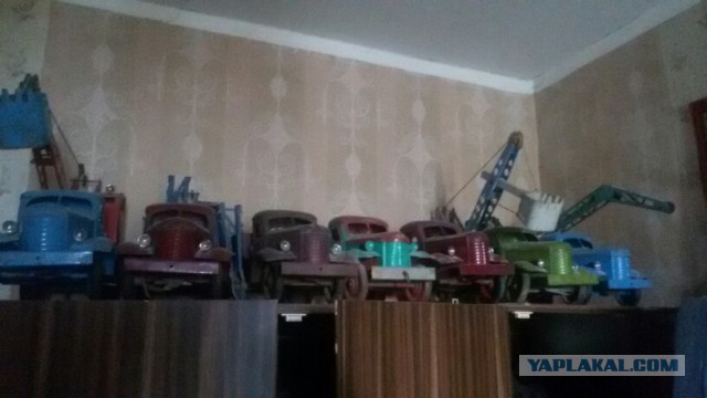 Игрушки СССР. Большие железные грузовики